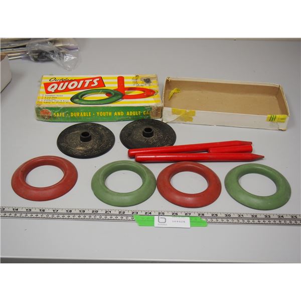 VINTAGE OUTDOOR QUOITS RING TOSS GAME WITH ORIGINAL BOX