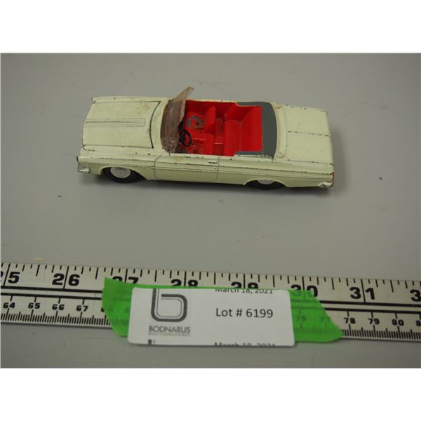 DINKYTOY 1960'S PLYMOUTH FLURY TOY (5 IN LONG)