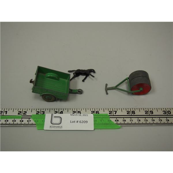 2X THE MONEY/ VINTAGE TOY METAL TOY PACKER ROLLER PLUS DINKY TOY TRAILER WITH PLASTIC HORSE