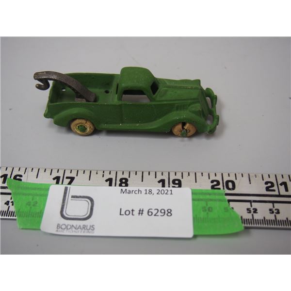 VINTAGE CAST IRON TOW TRUCK 1930'S-1940'S