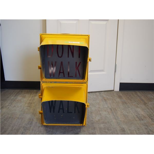 GF WALK LIGHT (19 IN DEEP X 27 1/2 IN HIGH X 14 1/2 IN WIDE)