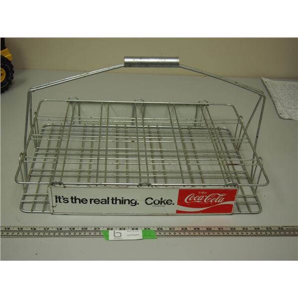 VINTAGE METAL COCA COLA CARRYING CASE (20 1/2 IN LONG) X 14 IN WIDE)
