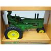 Image 2 : JOHN DEERE 40TH ANNIVERSARY COMMEMORITIVE 1/16 SCALE NIB
