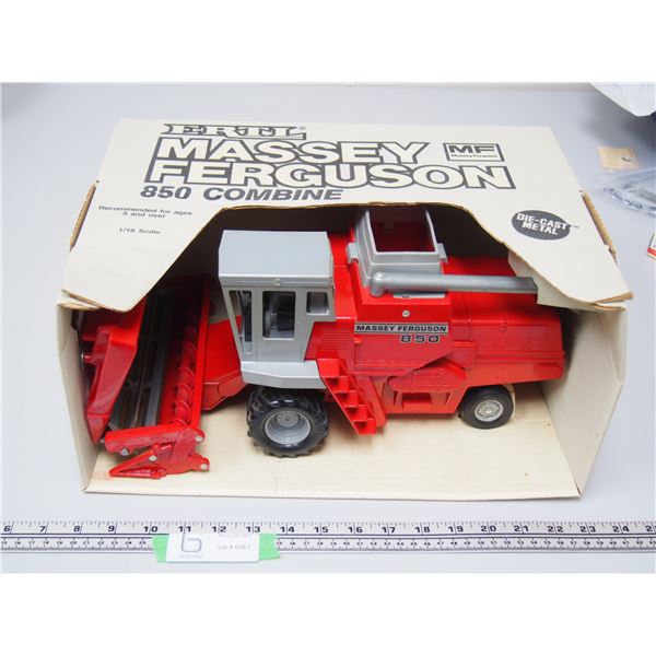 MF 850 COMBINE NIB 1/16 SCALE