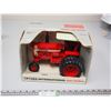 Image 1 : IH HYDRO 100 ROPS NIB SPECIAL EDITION 1/16 SCALE
