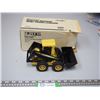 Image 1 : NEW HOLLAND SPECIAL EDITION SKID LOADER NIB 1/16 SCALE