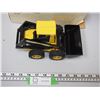 Image 2 : NEW HOLLAND SPECIAL EDITION SKID LOADER NIB 1/16 SCALE