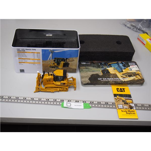 CAT D7E TRACK-TYPE TRACTOR IN TIN BOX 1/50 SCALE