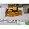 Image 2 : CAT D7E TRACK-TYPE TRACTOR IN TIN BOX 1/50 SCALE