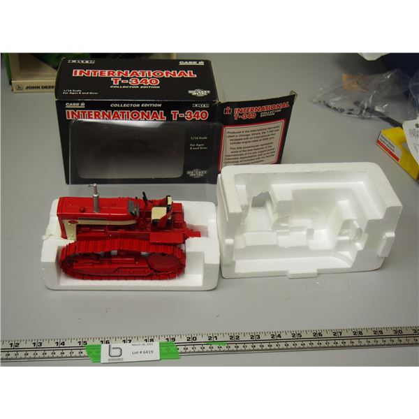 IH T-340 CRAWLER NIB 1/16 SCALE