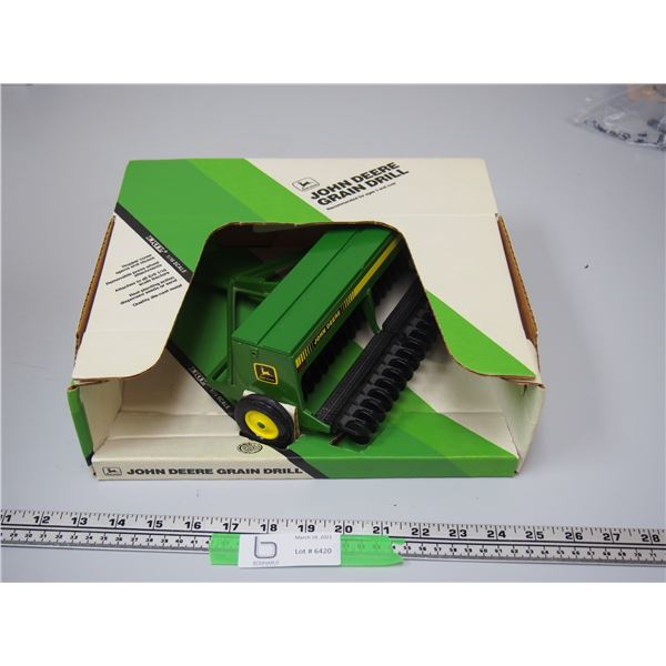 JD GRAIN DRILL NIB 1/16 SCALE
