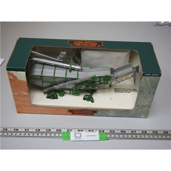 JD 28X46 THRESHER (PARTS IN ENVELOPE) NIB 1/28 SCALE