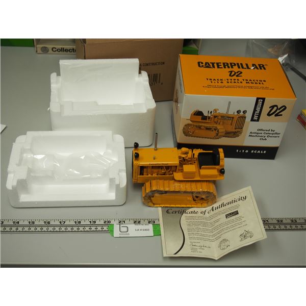 CAT D2 TRACK-TYPE NIB 1/16 SCALE