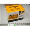 Image 5 : CAT D2 TRACK-TYPE NIB 1/16 SCALE