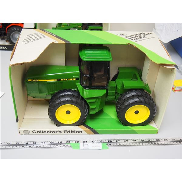 JD 8760 COLLECTORS EDITION 4 WHEEL DRIVE NIB 1/16 SCALE
