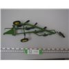 Image 2 : JD 3 BOTTOM PLOW (WO BOX) 1/16 SCALE