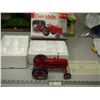 Image 1 : FARMALL 400 MEMORIAL (CLAIRE SCHEIBE) NIB 1/16 SCALE