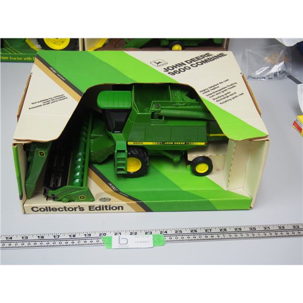 JD 9600 COMBINE COLLECTORS EDITION NIB 1/28 SCALE