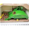 Image 2 : JD 1940 12A COMBINE NIB 1/16 SCALE
