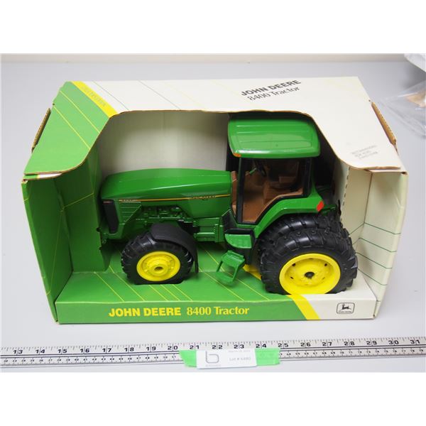 JD 8400 TRACTOR NIB 1/16 SCALE