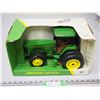 Image 1 : JD 8400 TRACTOR NIB 1/16 SCALE
