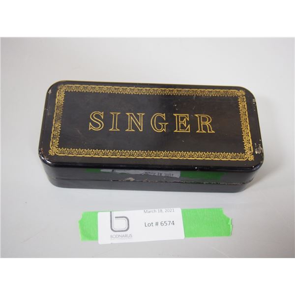 Vintage Singer Sewing Machine Accessories in Vintage Singer Metal Box