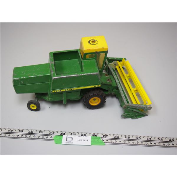 John Deere 6600 Combine (No Auger) 13" L