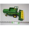 Image 3 : John Deere 6600 Combine (No Auger) 13" L