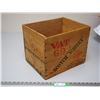 Image 3 : VAT 69 SCOTCH WHISKY WOODEN CRATE (11 1/4 X 14 1/2 IN LONG) (REGINA SK)