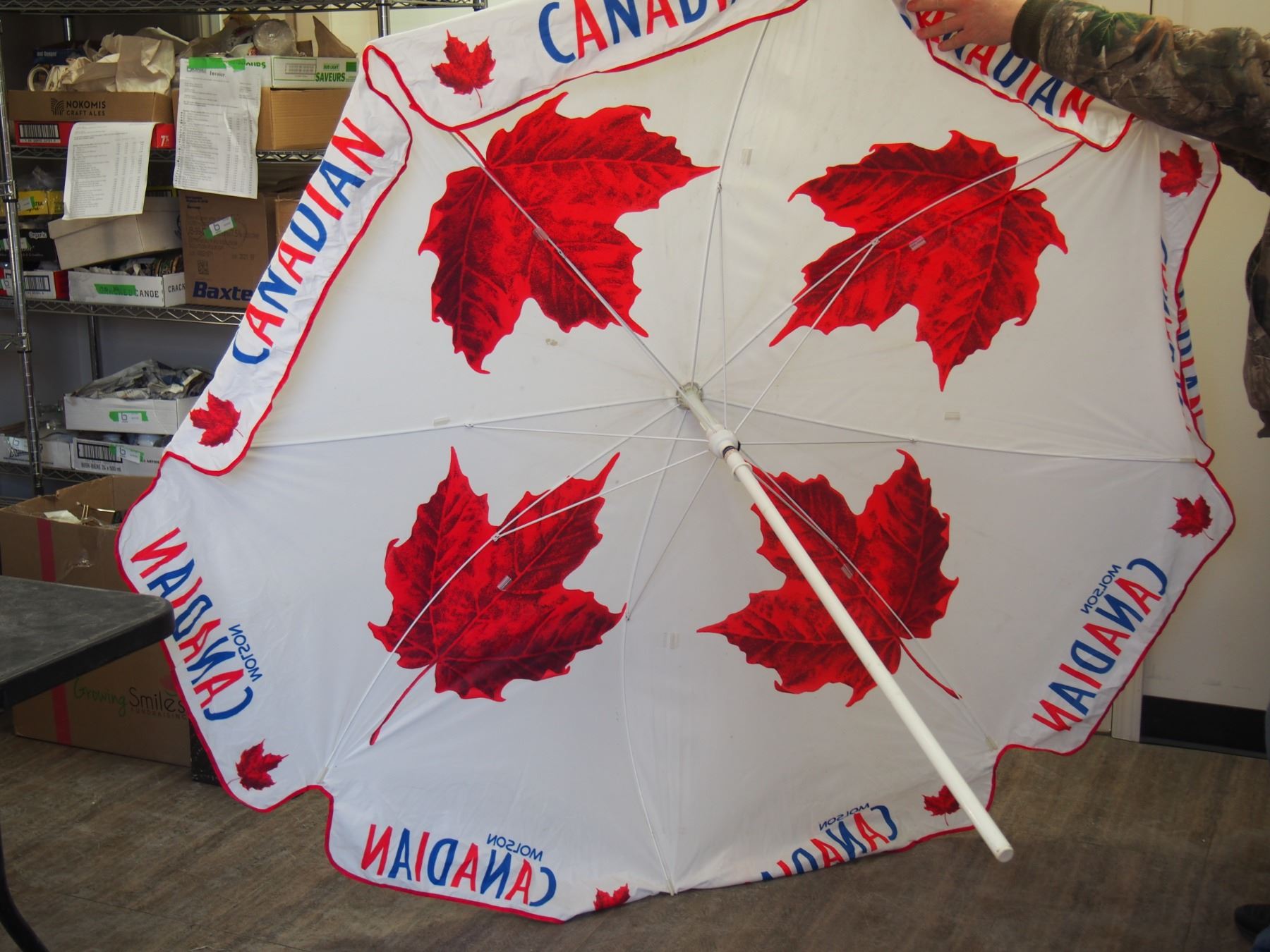canadian flag patio umbrella Molson 9 Foot Beer Market Style : Patio, Lawn & Garden and the umbrella can be rotated 360 horizontally by simply stepping on the foot pedal and twisting the pole to provide maximum coverage from the sun at any time Flag Crank & Tilt Round