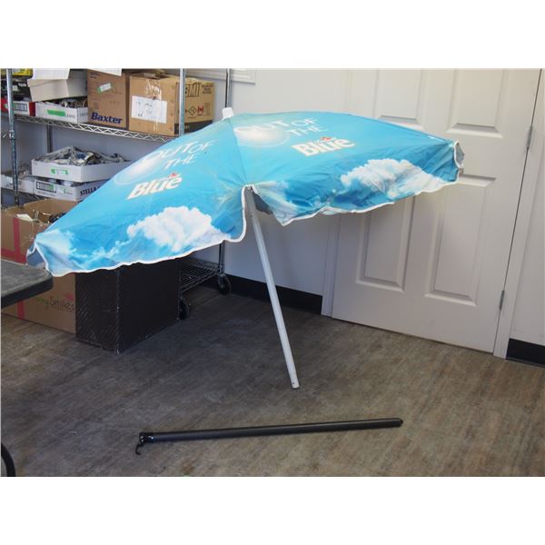 LABATT BLUE UMBRELLA WITH EXTENSION (SMALL RIP ON TOP)