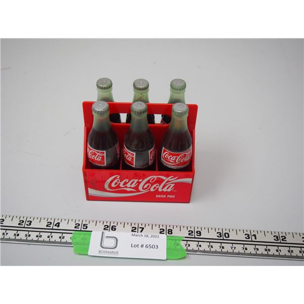 COCA COLA 1995 DESK PAK (BOTTLES OPEN & CONTAIN A PENCIL SHARPENER, PAPERCLIPS, CRAYONS & ETC)