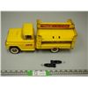 Image 6 : VINTAGE BUDDY L COCA COLA METAL TRUCK (14 3/4 IN LONG) (MISSING TWO MAGNETS FOR BOTTLES)