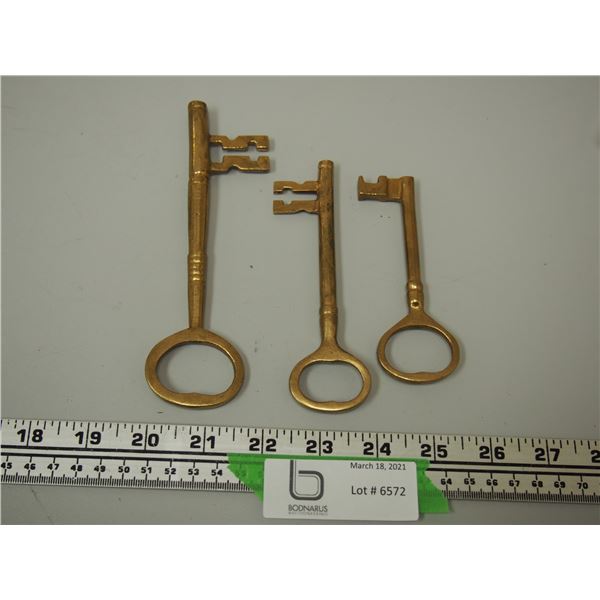BRASS KEYS (3 PIECES)
