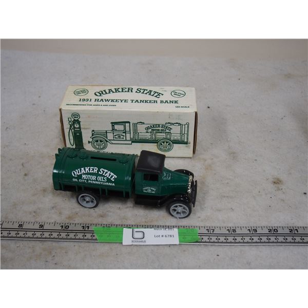Quaker State 1931 Hawkeye Tanker Bank 1/34 Scale WITH KEY and Box