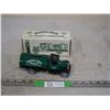 Image 1 : Quaker State 1931 Hawkeye Tanker Bank 1/34 Scale WITH KEY and Box