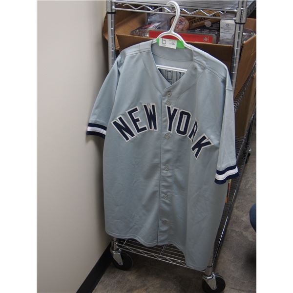 New York Strawberry #39 Autographed Baseball Jersey