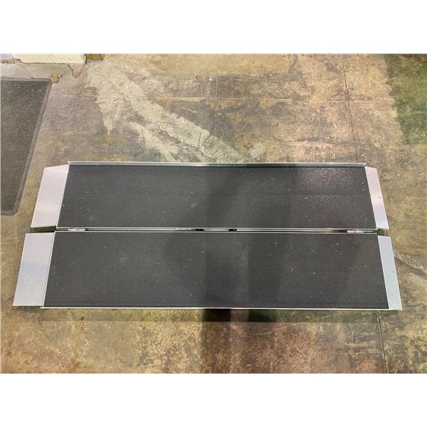 EZ ACCESS SUITCASE SINGLEFOLD AS RAMP