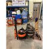 Image 1 : WORK LIGHT, 2 SHOP VACS, SHOVELS & BROOM
