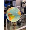 Image 1 : LIGHT UP GLOBE