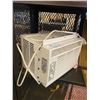 Image 2 : WINDOW STYLE 5,000 BTU AIR CONDITIONER