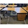 Image 1 : OFFICE DESK APPROX. 63" X 31.5" WITH ROLLING 3 DRAWER CABINET