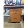 Image 2 : OFFICE DESK APPROX. 63" X 31.5" WITH ROLLING 3 DRAWER CABINET