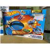 Image 2 : MELISSA & DOUG CLASSIC RAILWAY WOODEN TRAIN SET & HOT WHEELS ACTION DRIFT MASTER CHAMPION