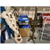 Image 2 : ASSORTED SET DEC ITEMS