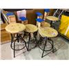 Image 1 : 5 FABRICATED SET DEC PROP CHAIRS