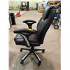 Image 2 : ROLLING OFFICE CHAIR