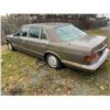 Image 3 : 1987 MERCEDES 560 SEL *WITH CONTENTS*, BROWN, 4DRSD, *MUST TOW, NOT ROADWORTHY, DEAD BATTERY*