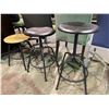 Image 1 : 3 ADJUSTABLE STOOLS