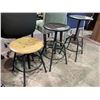 Image 2 : 3 ADJUSTABLE STOOLS